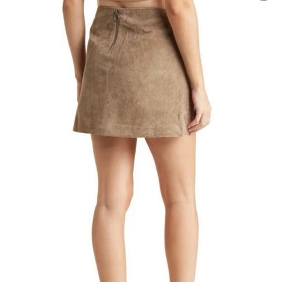 [BLANKNYC] Women’s Taupe Suede Mini Skirt Front Slit Back Zip Size 30 - Picture 2 of 10